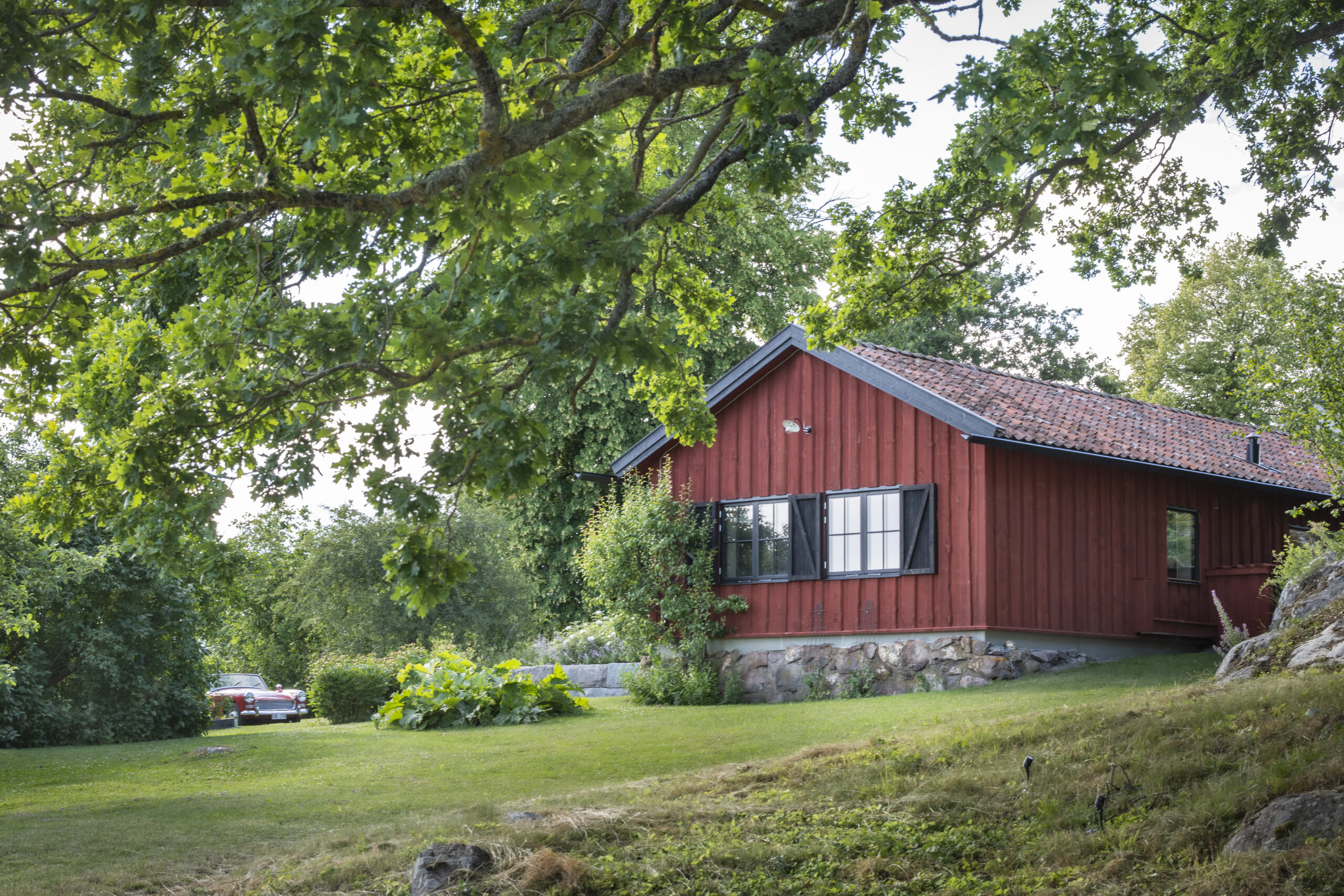 SOMMARHUS PÅ 1700-TALSGRUNDEN